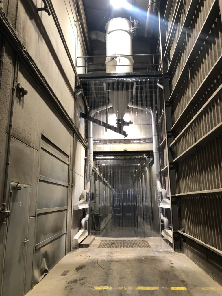 Afzuiginstallatie stortput met filterinstallatie, sluis en transportschroef