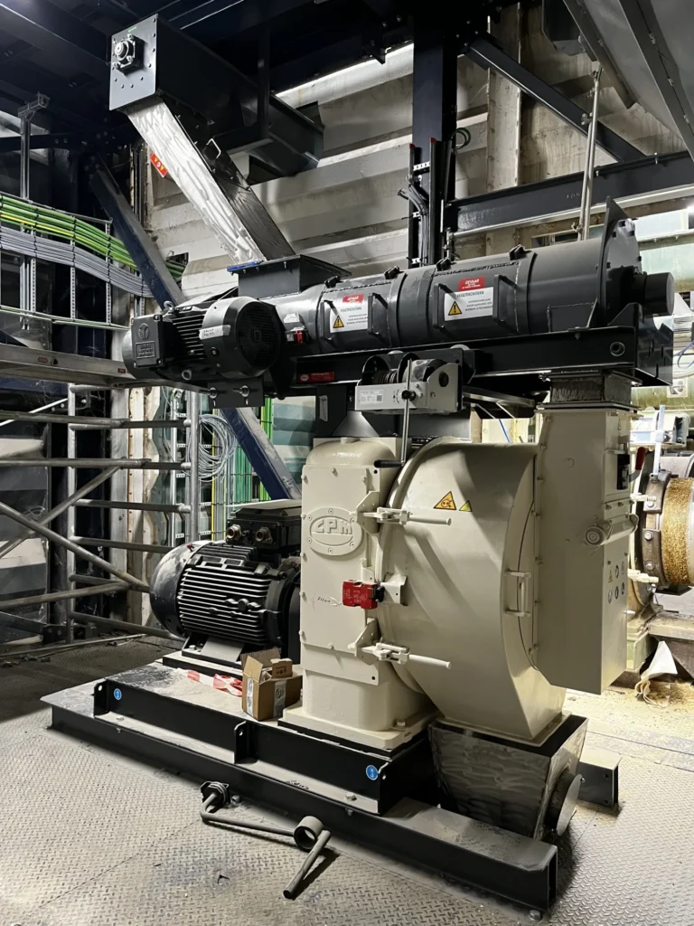 CPM korrelpers met nieuwe mixer en toevoerschroef