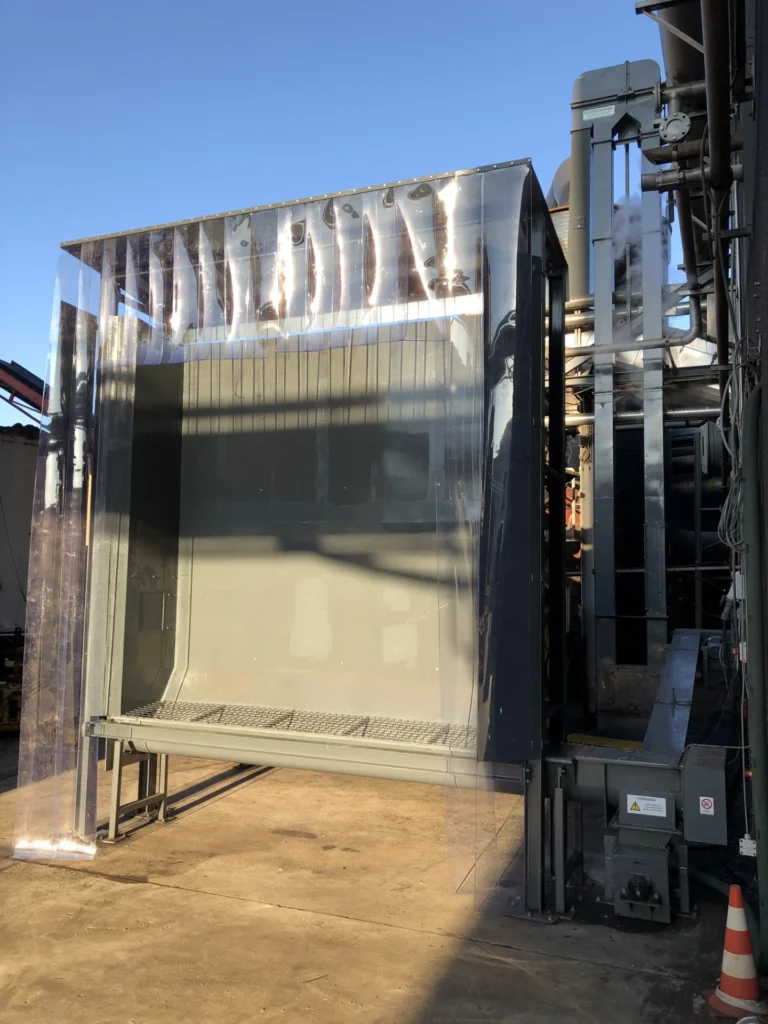  Stortinstallatie met uittrekschroef, extra transportschroef en occasie elevator
